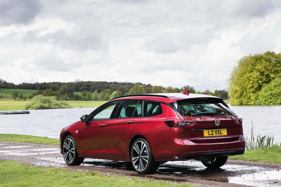  Vauxhall Insignia Sports Tourer Exclusive 2018 года  (фото 12 из 17)
